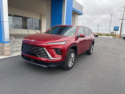 Used 2025 Buick Enclave Preferred w/ Power Package image 13