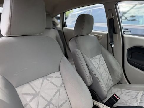 Used 2012 Ford Fiesta SE FWD image 12