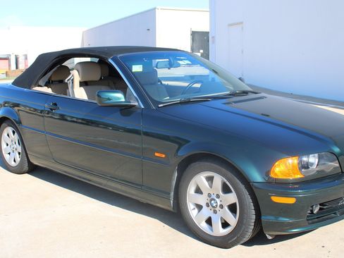 Used 2001 BMW 325Ci Convertible RWD image 3