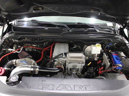 Used 2022 RAM 1500 Laramie AWD/4WD image 38