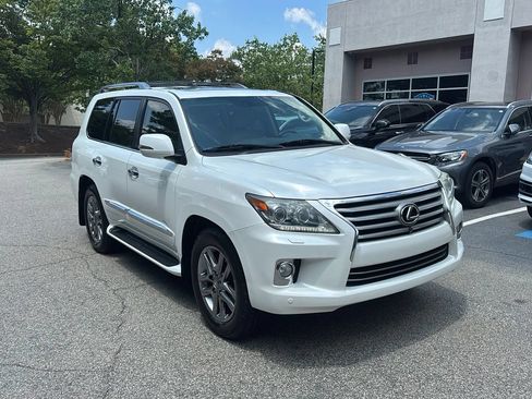 Used 2013 Lexus LX 570 4WD w/ Luxury Pkg image 3
