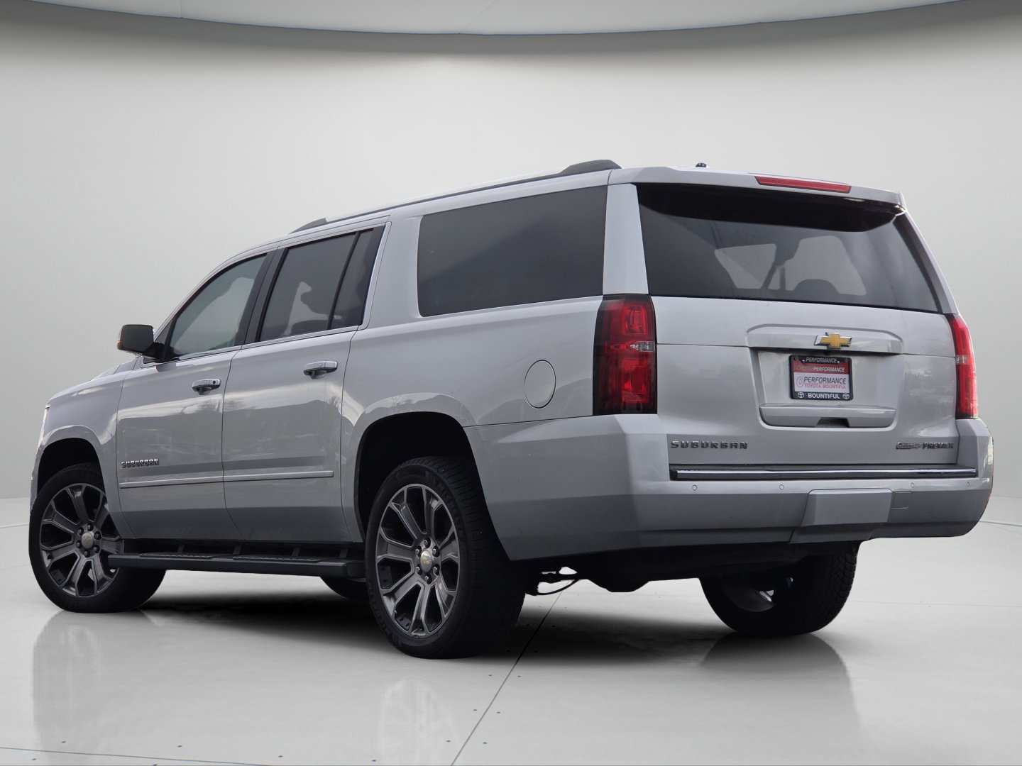 Used 2019 Chevrolet Suburban Premier AWD/4WD image 21