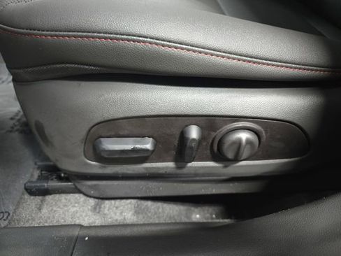 New 2026 Chevrolet Trax RS w/ Sunroof Package image 28