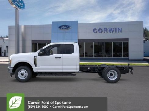 New 2026 Ford F350 XL w/ XL Chrome Package image 5