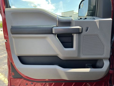 Used 2018 Ford F150 XLT w/ Equipment Group 301A Mid AWD/4WD image 16