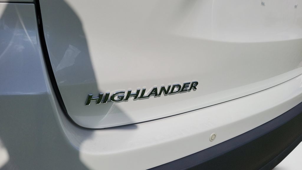 Used 2016 Toyota Highlander Limited FWD image 10