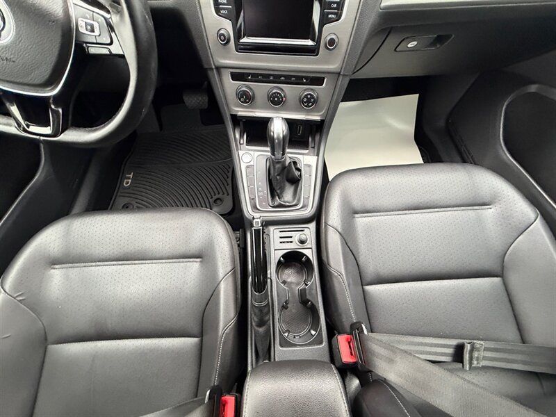 Used 2015 Volkswagen Golf TDI SE FWD image 12