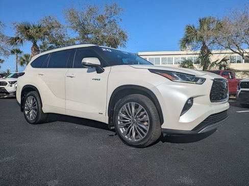 Used 2020 Toyota Highlander Platinum image 2