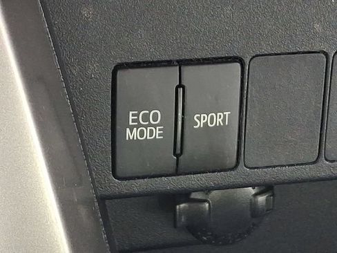 Used 2014 Toyota RAV4 XLE AWD/4WD image 15