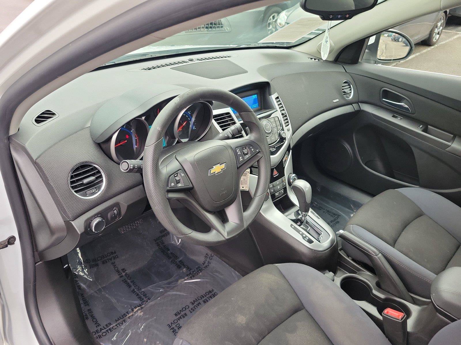 Used 2016 Chevrolet Cruze LT FWD image 17