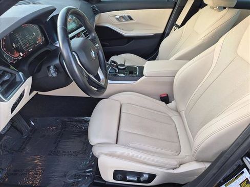 Used 2022 BMW 330i Sedan w/ Driving Assistance Package RWD image 17