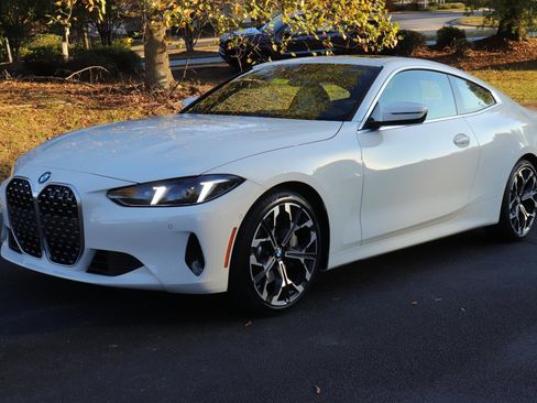 Used 2025 BMW 430i Coupe w/ Convenience Package image 4