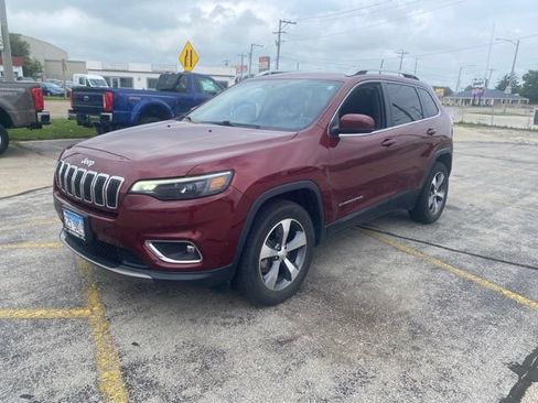 Used 2020 Jeep Cherokee Limited w/ Technology Group AWD/4WD image 2