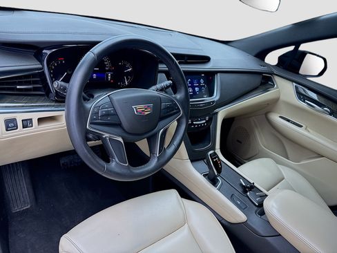 Used 2018 Cadillac XT5 FWD image 7