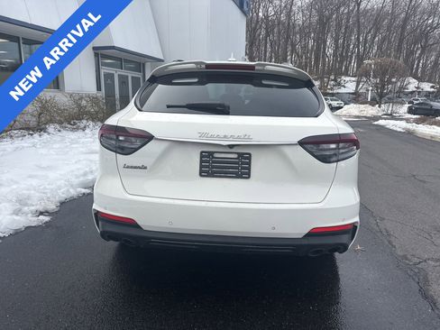 Used 2023 Maserati Levante Modena image 3