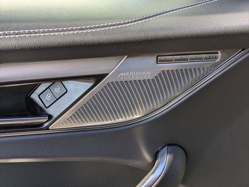 Used 2024 Jaguar F-PACE R-Dynamic S image 12