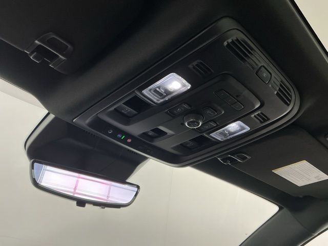 Used 2021 Cadillac Escalade Premium Luxury w/ Heavy-Duty Trailer Package AWD/4WD image 22