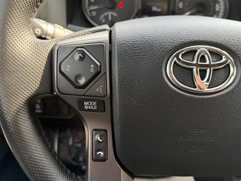 Used 2016 Toyota Tacoma TRD Sport w/ Towing Package image 47