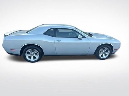 Used 2023 Dodge Challenger SXT image 6