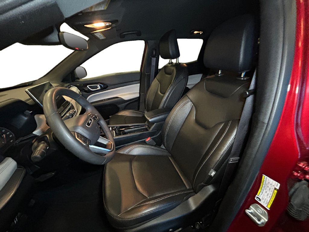 Used 2025 Jeep Compass Limited AWD/4WD image 9