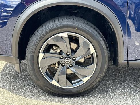 Certified 2024 Nissan Rogue SV FWD image 11