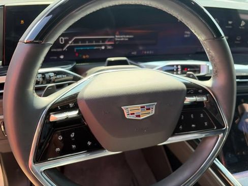 Used 2025 Cadillac Escalade Sport w/ Touring Package AWD/4WD image 15