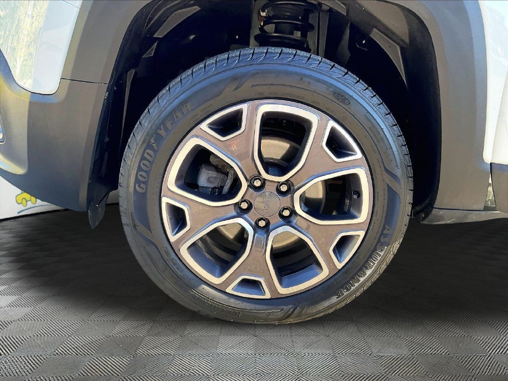 Used 2017 Jeep Renegade Limited AWD/4WD image 7