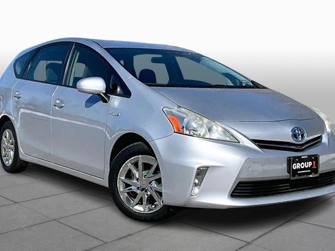 Used 2012 Toyota Prius V Two image 2