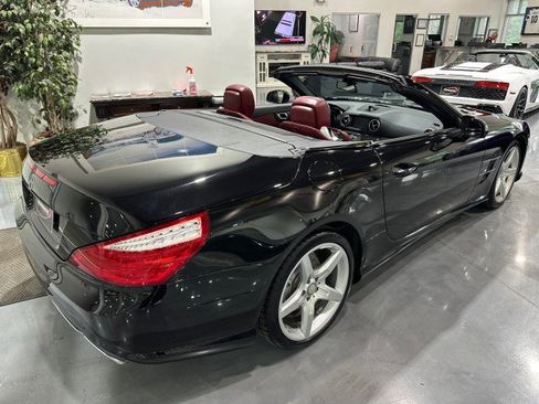 Used 2016 Mercedes-Benz SL 550 image 2