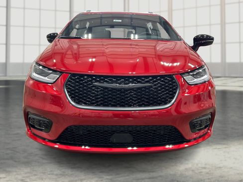 New 2026 Chrysler Pacifica Select AWD/4WD image 22