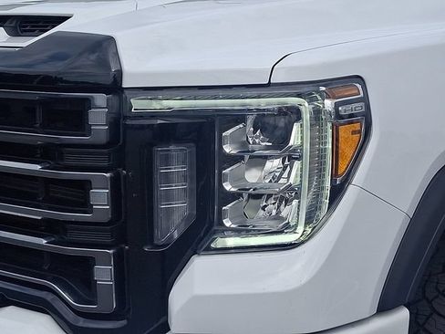 Used 2023 GMC Sierra 2500 AT4 w/ AT4 Premium Plus Package AWD/4WD image 9