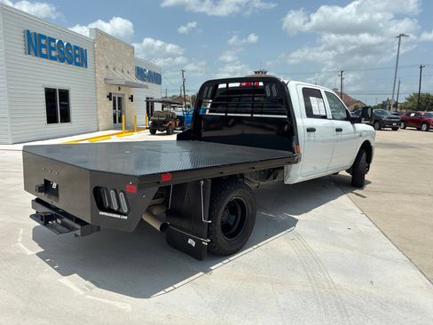Used 2024 RAM 3500 Tradesman w/ Chrome Appearance Group AWD/4WD image 7