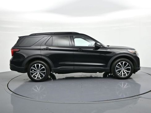 Used 2025 Ford Explorer ST-Line AWD/4WD image 5
