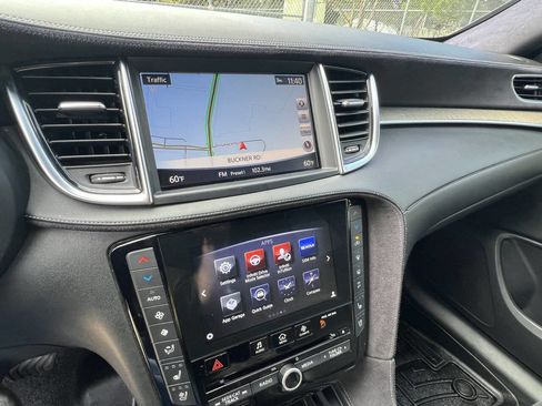 Used 2019 INFINITI QX50 Essential w/ Sensory Package image 39