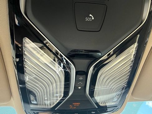 Used 2020 BMW 750i xDrive AWD/4WD image 28