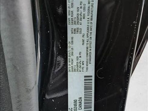 Used 2025 Chrysler Pacifica Limited image 27