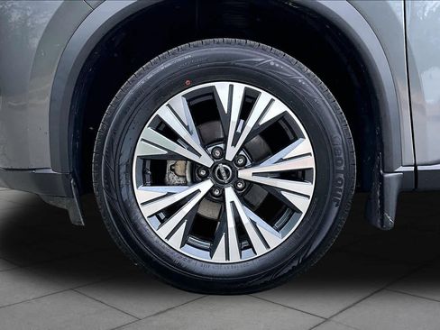 Used 2023 Nissan Rogue SV AWD/4WD image 11