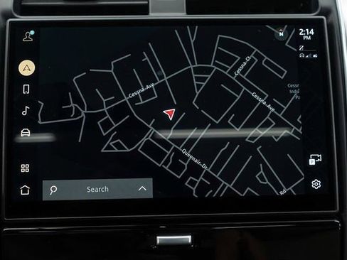 Used 2024 Land Rover Discovery Dynamic SE image 29