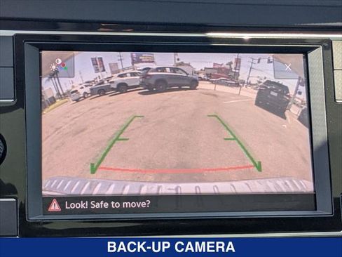 Used 2023 Volkswagen Jetta SE w/ Panoramic Sunroof Package FWD image 18