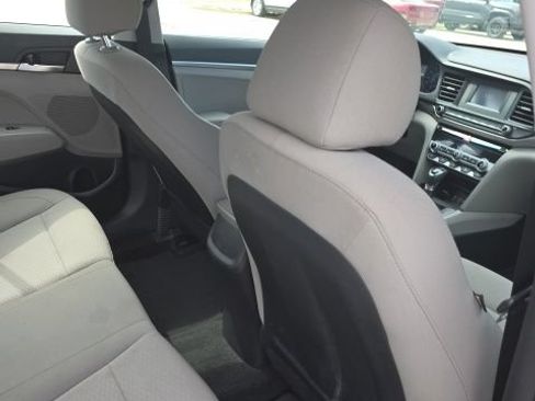 Used 2020 Hyundai Elantra SE FWD image 25