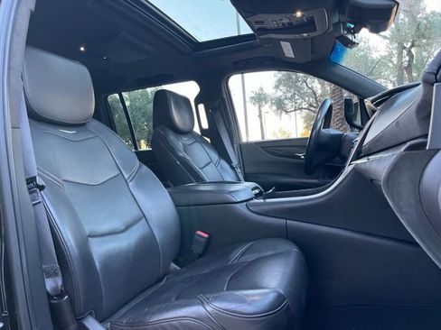 Used 2017 Cadillac Escalade ESV Platinum image 20