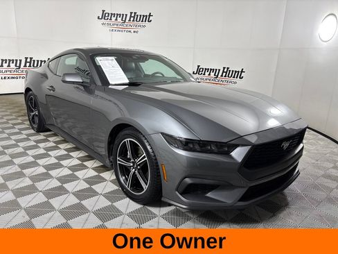 Used 2025 Ford Mustang Premium RWD image 4