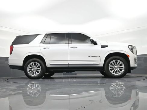 Used 2024 GMC Yukon SLT w/ SLT Luxury Package RWD image 23