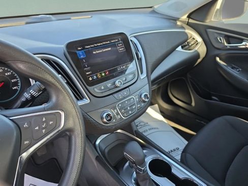 Used 2025 Chevrolet Malibu LT image 22
