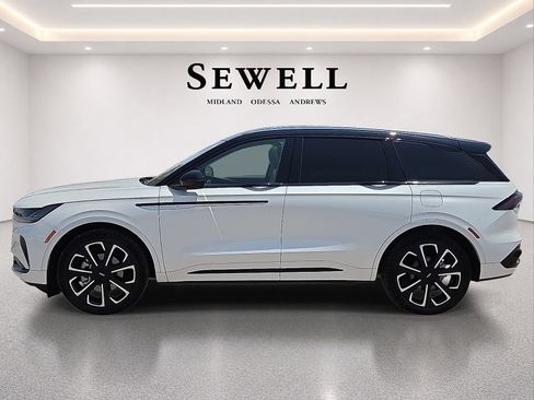 Certified 2025 Lincoln Nautilus Reserve AWD/4WD image 3