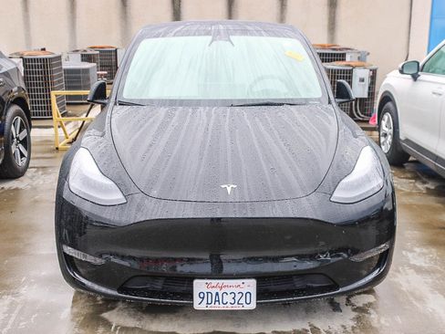 Used 2022 Tesla Model Y Long Range image 2
