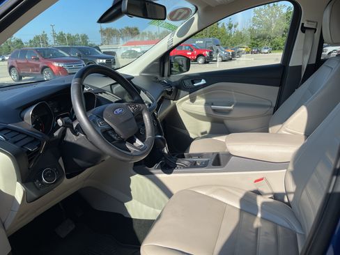 Used 2017 Ford Escape Titanium FWD image 11