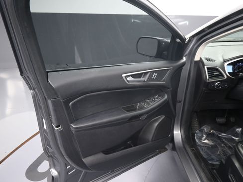 Used 2021 Ford Edge SEL w/ Convenience Package image 18