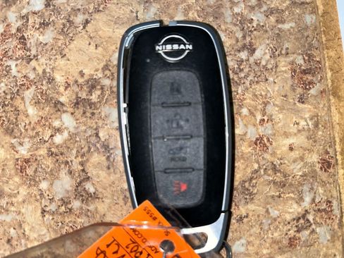 Used 2025 Nissan Versa SV FWD image 23