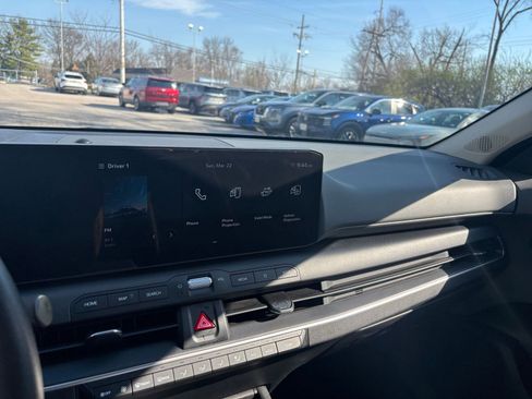 Used 2025 Kia K4 LXS FWD image 34